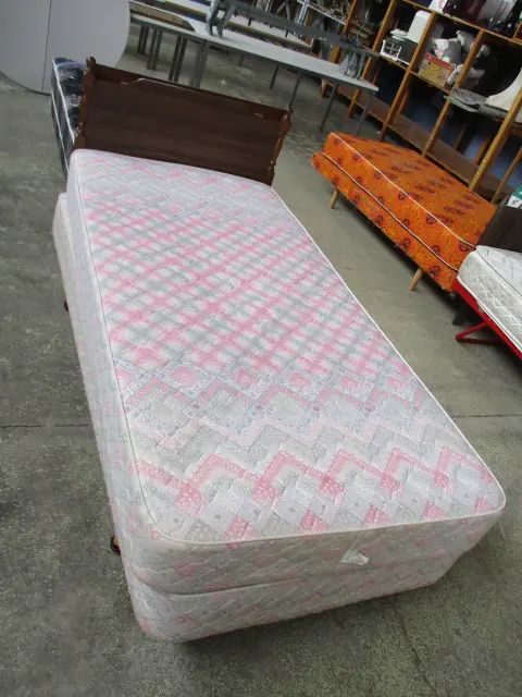 Single Bed Image 1++