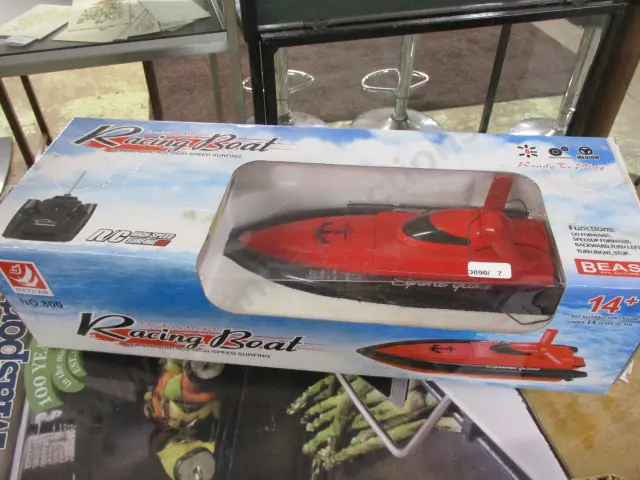Model Boat Image 1++