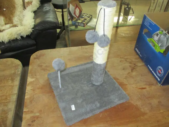 Cat Pole Image 1++