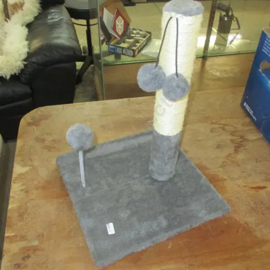 Cat Pole