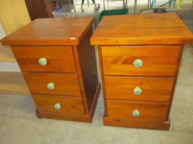 Pr Bedside Cabs Image 1++