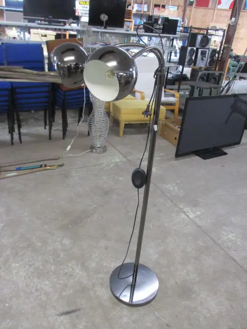 Twin Eyeball Lamp Image 1++