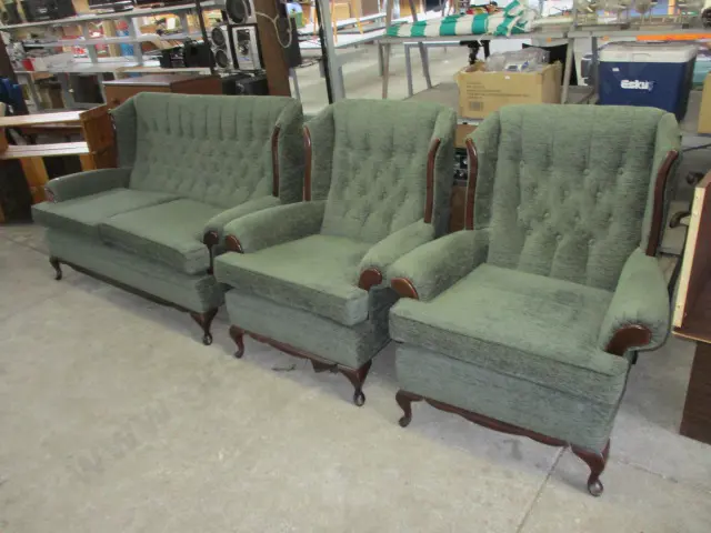 3 Piece Queen Anne Lounge Suite Image 1++
