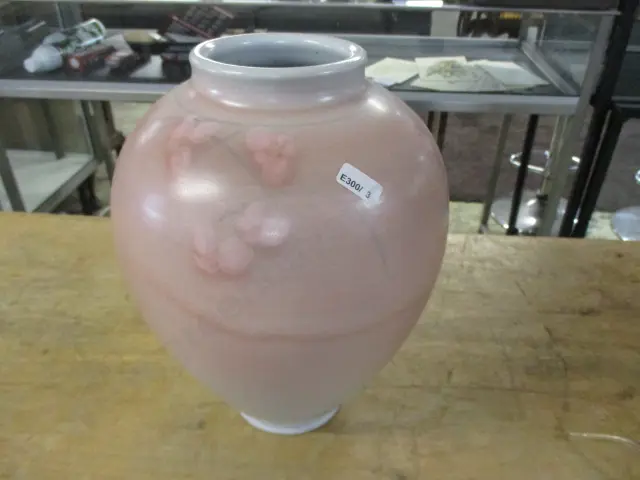 Large Pottery Vase Image 1++