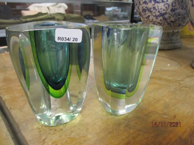 2 Art Glass Vases Image 1++