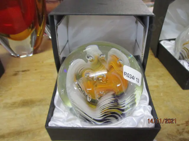 Art Glass Paperweight Image 1++