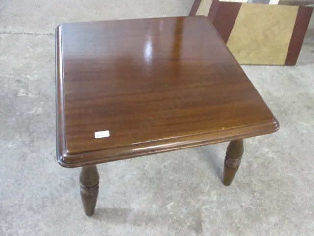 Side Table Image 1++