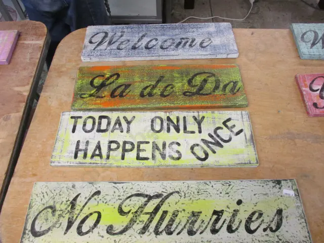 4 Wooden Signs Image 1++