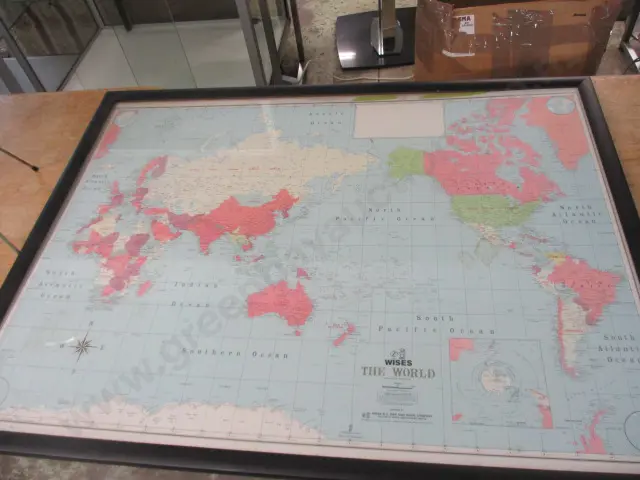 Framed World Map Image 1++