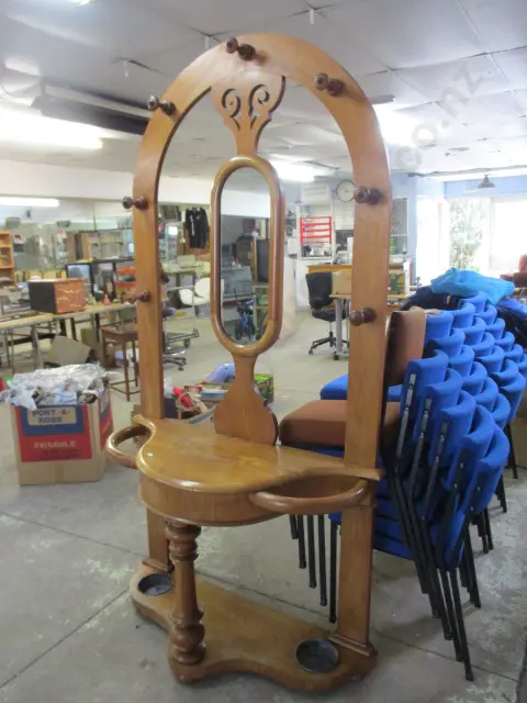 Vintage Rimu Hallstand Image 1++
