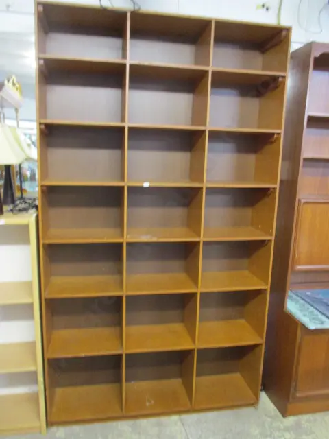 Large Cubby Holes Image 1++