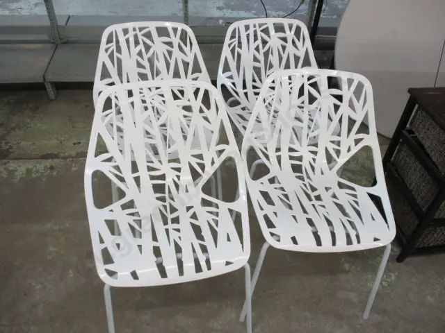 4 Designer Chairs Image 1++