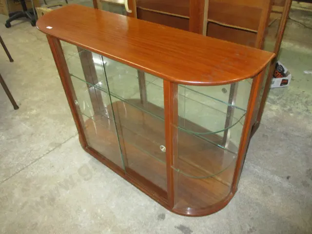 Mid Century Display Image 1++