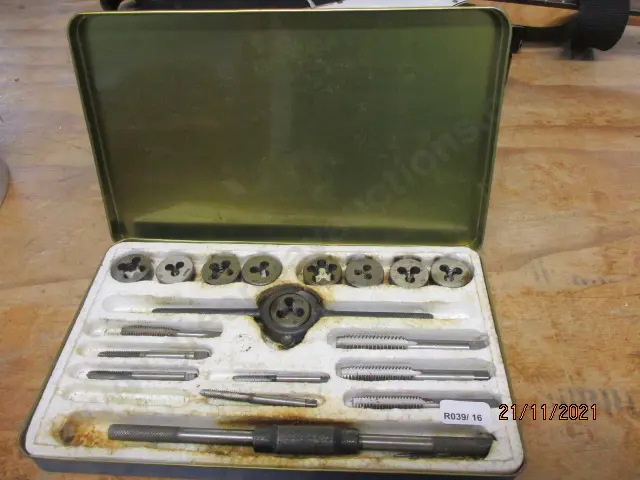 Tap and Die Set Image 1++