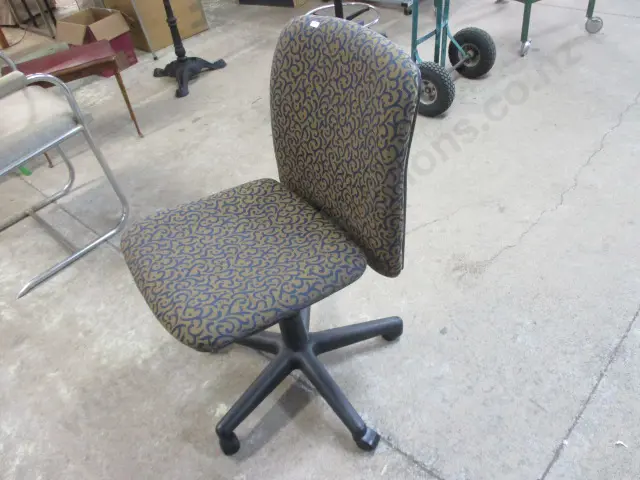 Retro Office Chair Image 1++