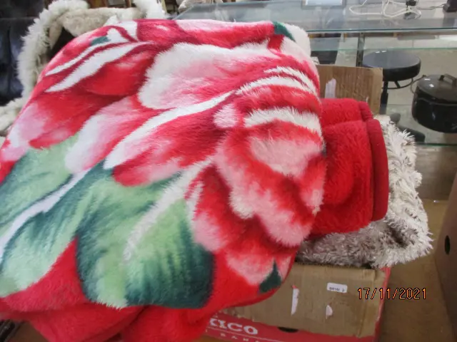 Blankets Image 1++