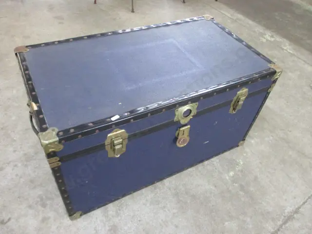 Shipping Trunk Image 1++