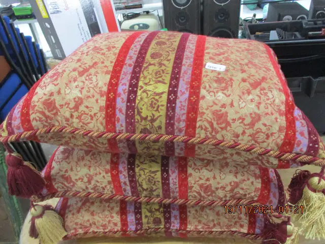 Cushions Image 1++