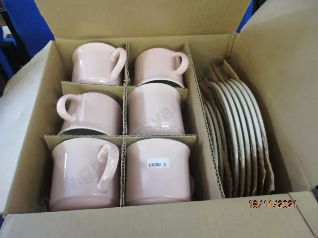 C/Lynn Dinner Set Image 1++