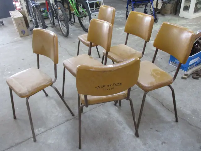 6 Stacking Chairs Image 1++