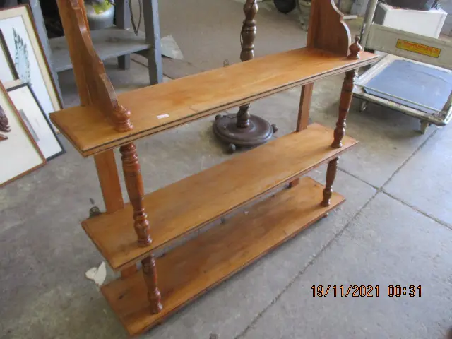 Kauri Shelf Image 1++