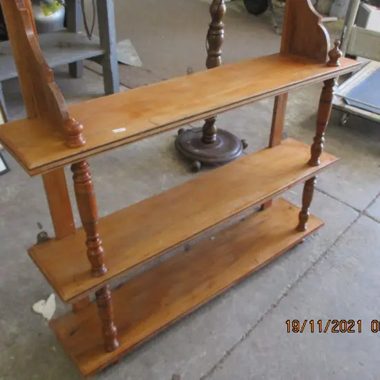 Kauri Shelf