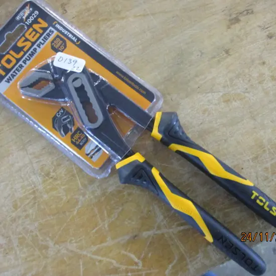Pliers