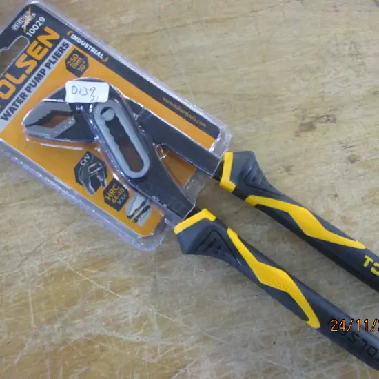 Pliers