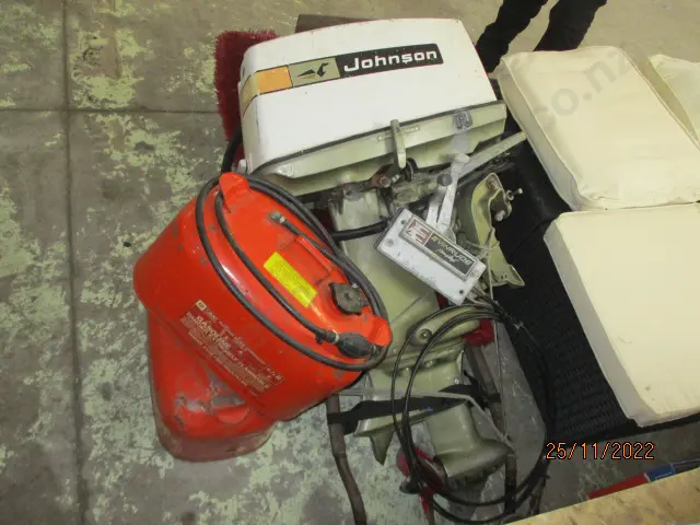 40hp Johnson Outbourd Motor and Trolley Image 1++