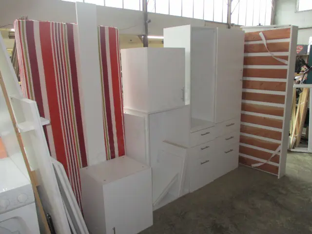 Single Hidden Bed Suite Image 1++
