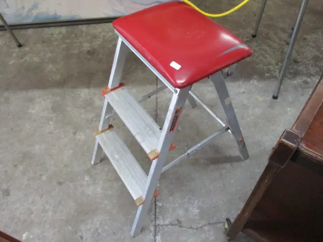 Stepstool Image 1++