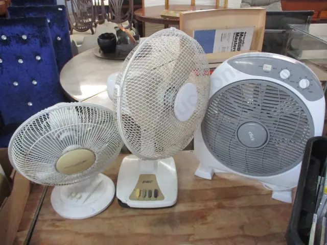3 Fans Image 1++