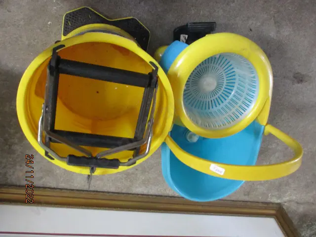 2 Mop Buckets Image 1++