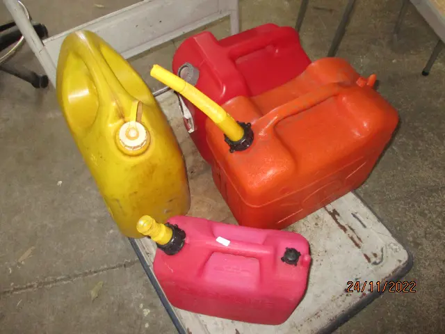 Gas Cans Image 1++