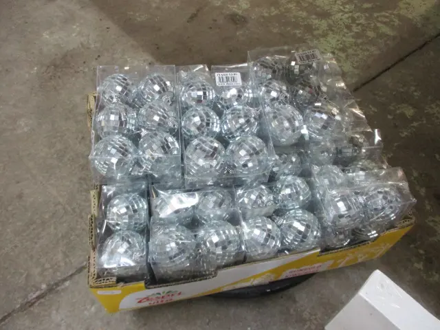 Baubles Image 1++