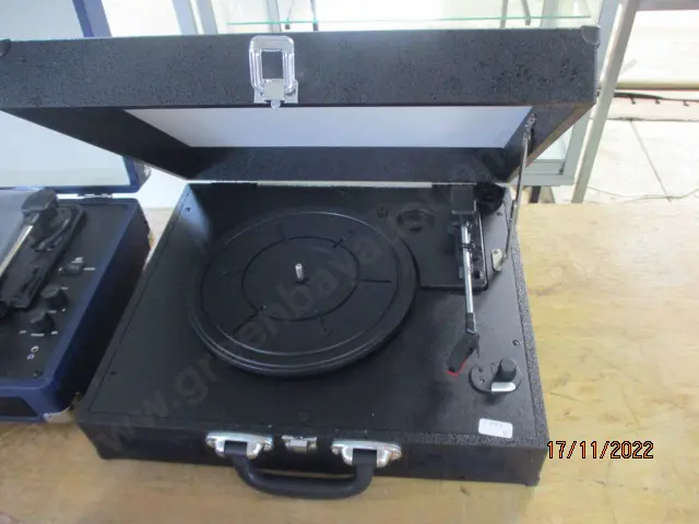 Record Player Image 1++