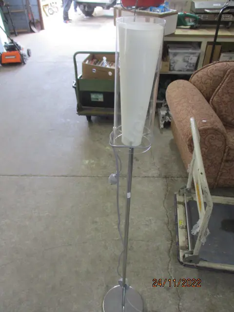 Floor Lamp Image 1++