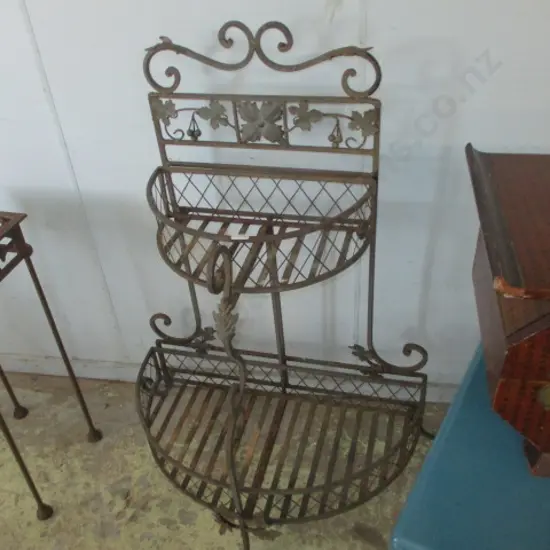 Iron Plantstand