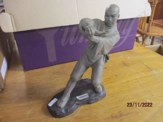 Figurine Image 1++