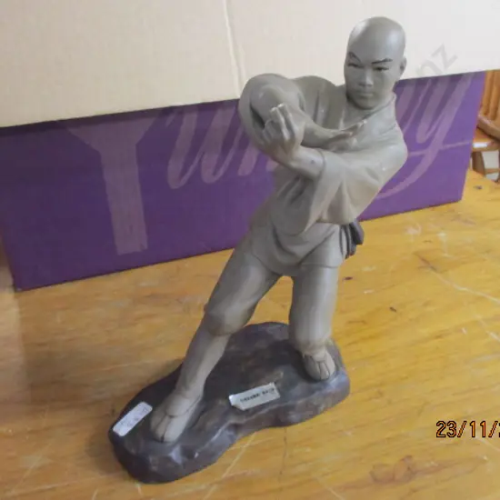 Figurine