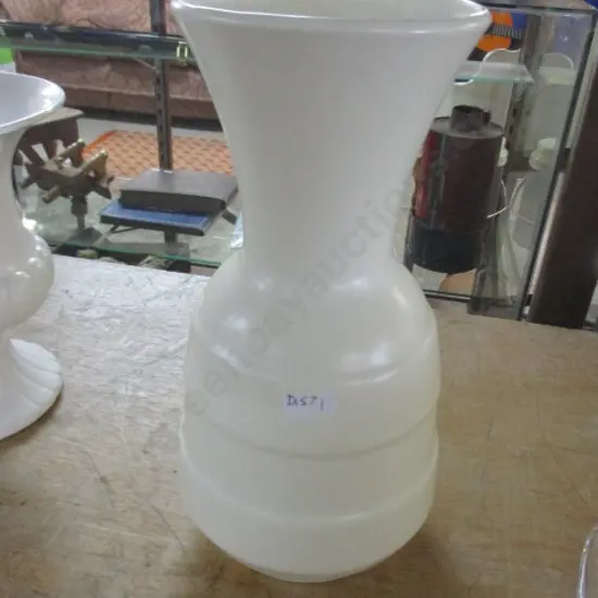 C/Lynn Vase
