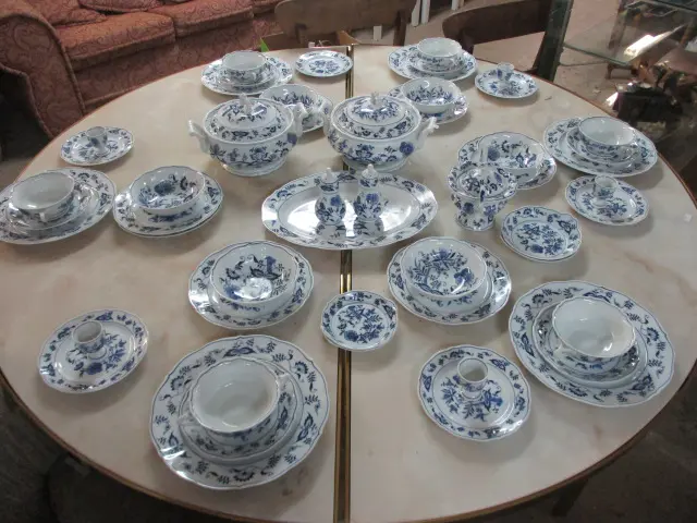 Blue Danube Dinnerware Image 1++