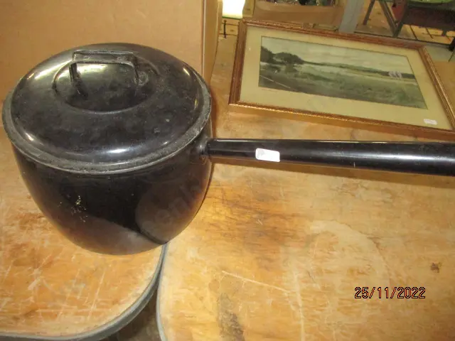 Enamel Pot Image 1++