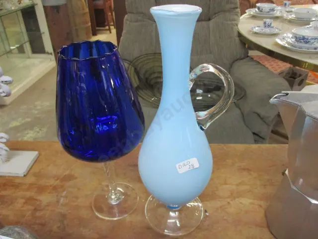 2 Pieces Art Glass Image 1++