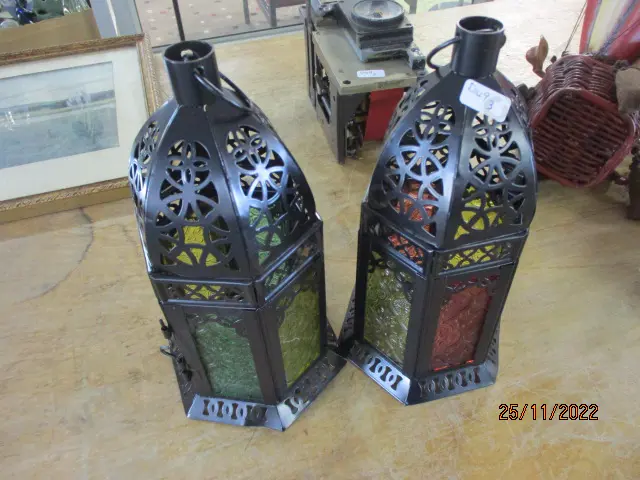 2 Candle Lanterns Image 1++