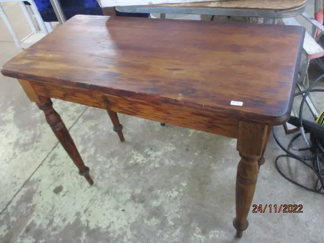 Side Table Image 1++
