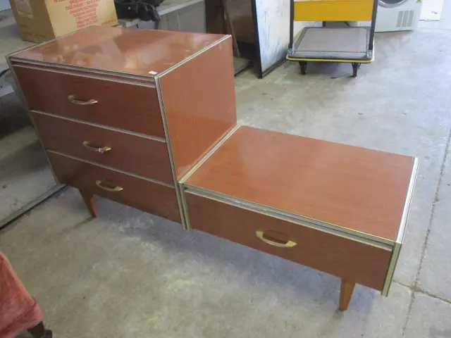 Retro Lowboy Image 1++