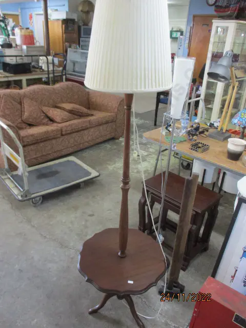 Retro Lamp Image 1++