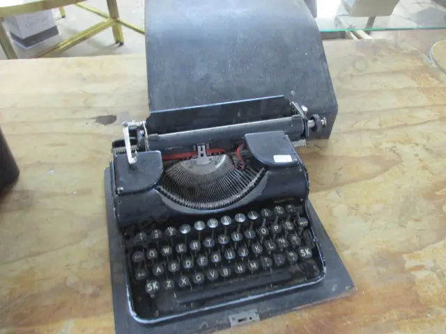 Tyewriter Image 1++