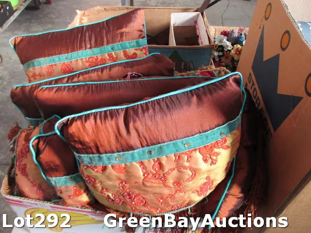 Cushions Image 1++
